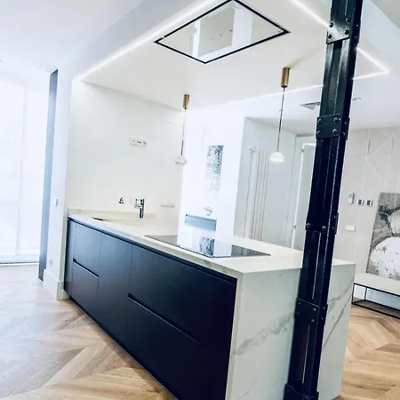 Confortevole * Milán